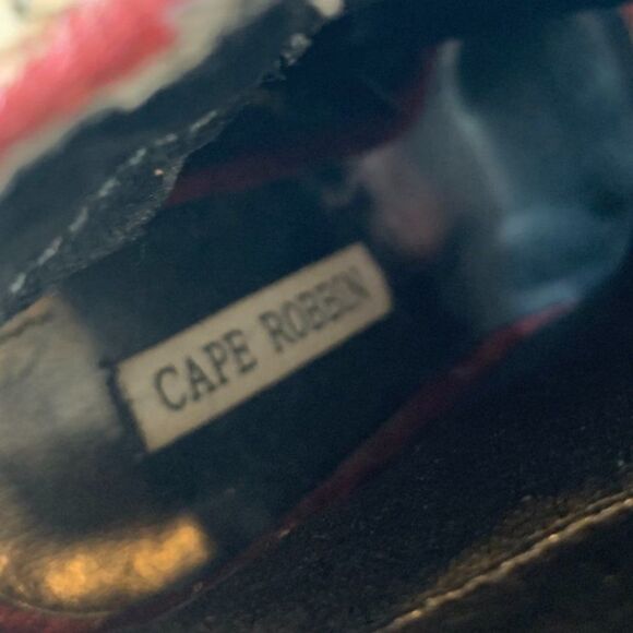 Cape Robbin Peep Toe Bootie Red Fur - Picture 4 of 7